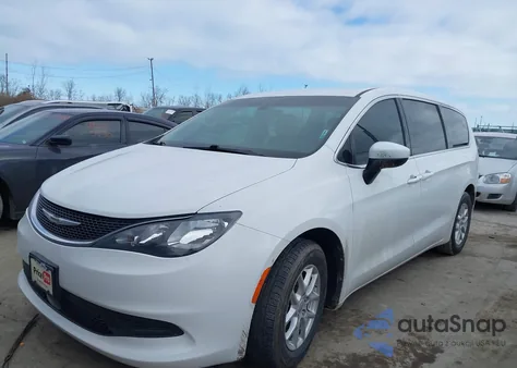 2021 Chrysler Voyager Lx z USA, uszkodzony, nr VIN 2C4RC1CGXMR577451